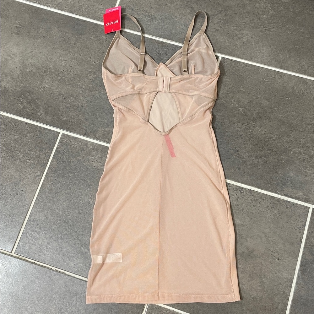 SPANX Light Control Colorblock Slip size Small - Picture 5 of 12